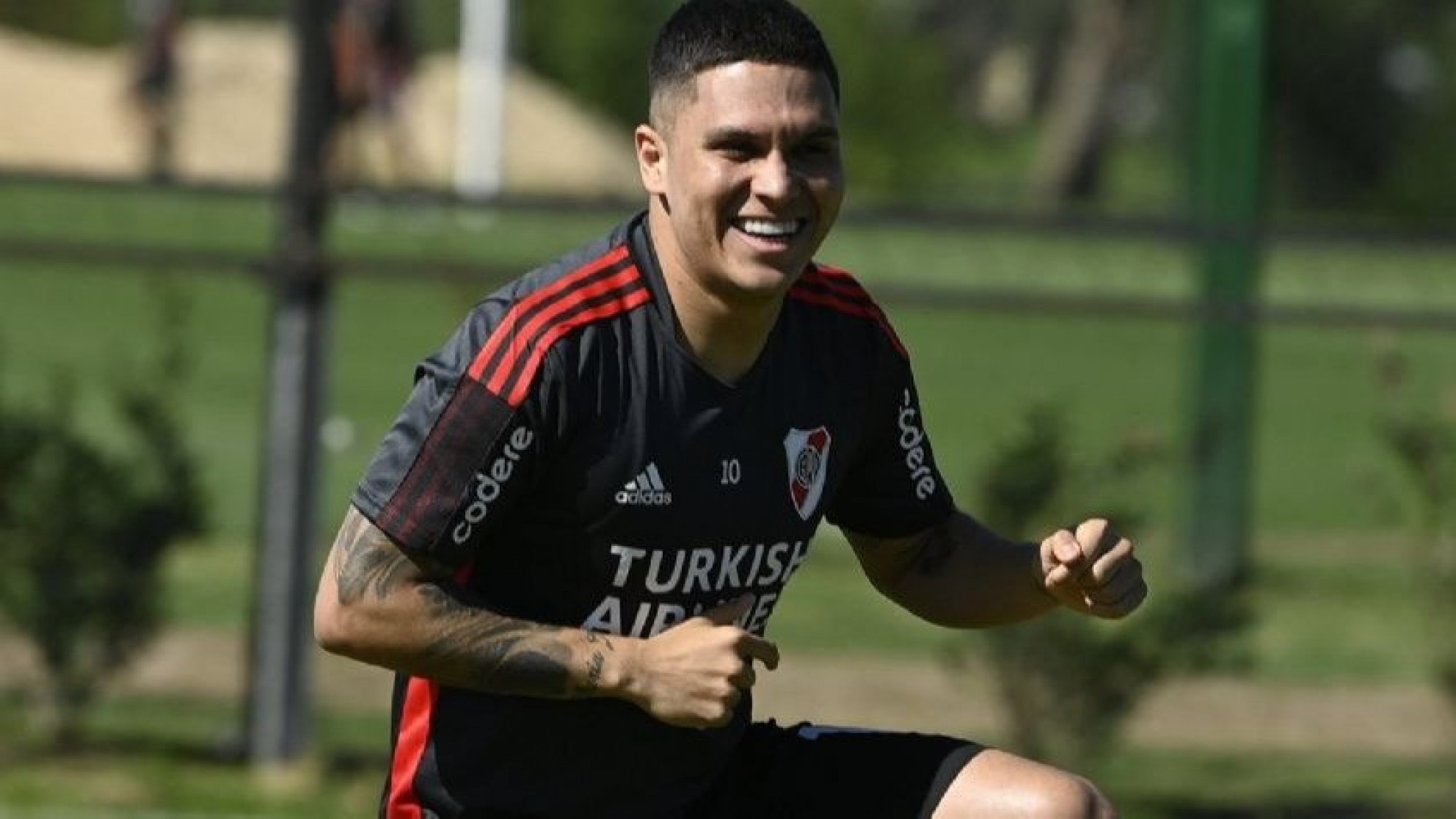Juanfer se entrenó, espera el alta médica y jugar por el trofeo "Juan Gilberto Funes"